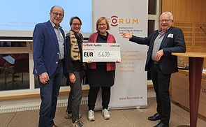 (v.l.): Christian Pichler, Leiter Katholisches Bildungswerk OÖ; Michaela Stauder, Lehrgangsleiterin; Mi-chaela Wagner, Leiterin KBW-Treffpunkt Bildung, Christian Kopf (Vorstandsvorsitzender Forum Katho-lischer Erwachsenenbildung)